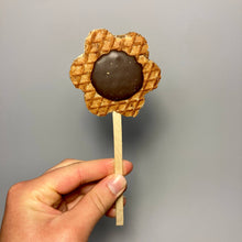 Load image into Gallery viewer, Mini Stroopwafel Lollipops: Chocolate / Heart
