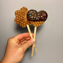 Load image into Gallery viewer, Mini Stroopwafel Lollipops: Chocolate / Heart
