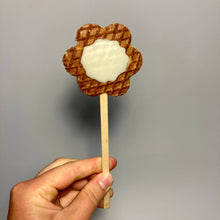 Load image into Gallery viewer, Mini Stroopwafel Lollipops: Chocolate / Heart
