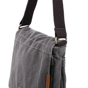 Oak Hill Canvas Crossbody Bag: Army Green