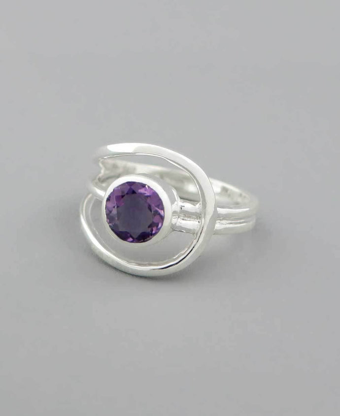Sterling Silver Loop Ring with Amethyst Gemstone: Size 8